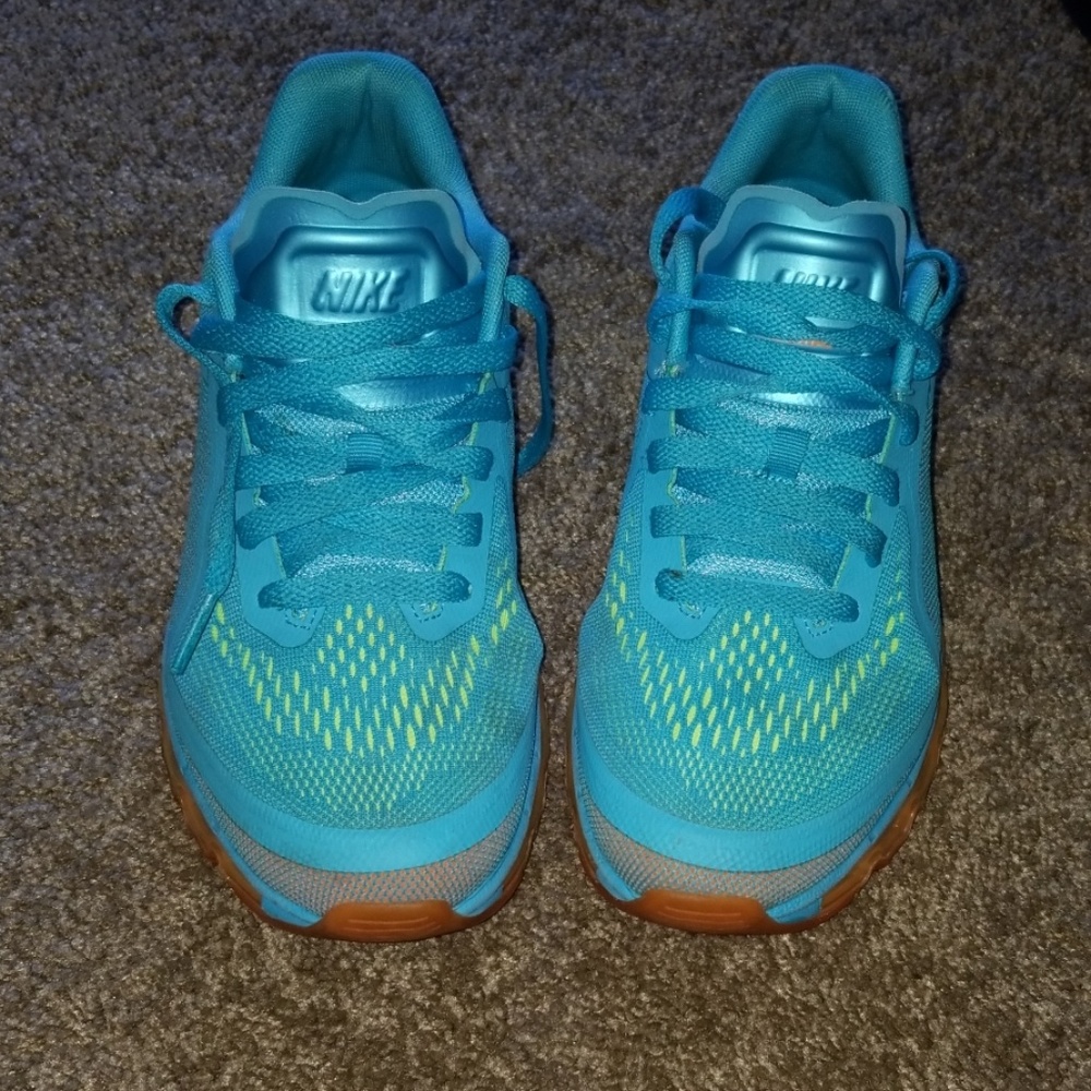 Nike air maxes